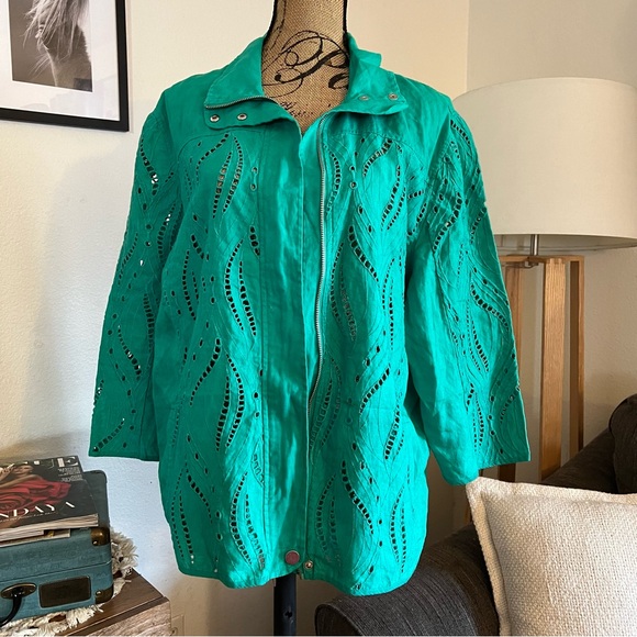 CHICOS EYELET %100 LiNEN JACKET
3/4 SLV JACKET CONGO GREEN
570201928 SIZE 4 - Picture 1 of 16